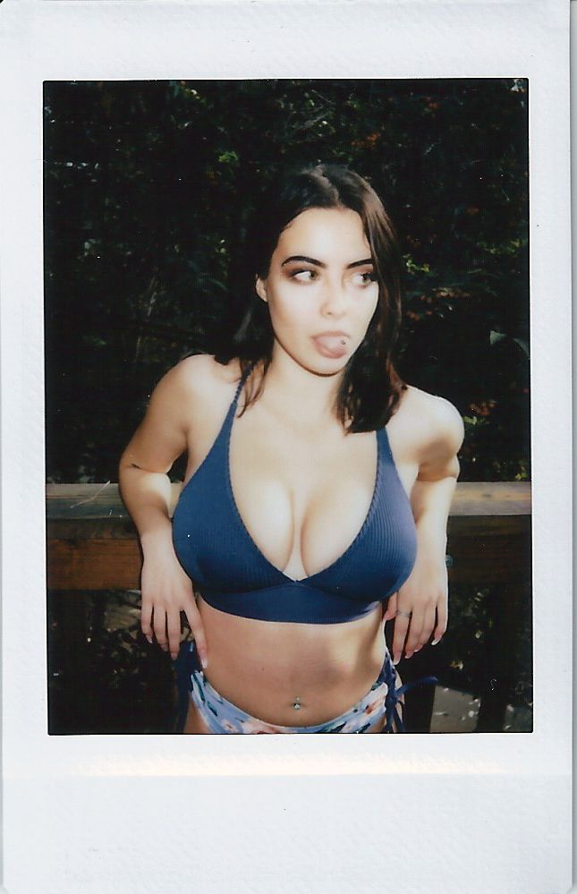 Julia Burch Bikini Pics, Leaked Videos & Photos - Julia-Burch